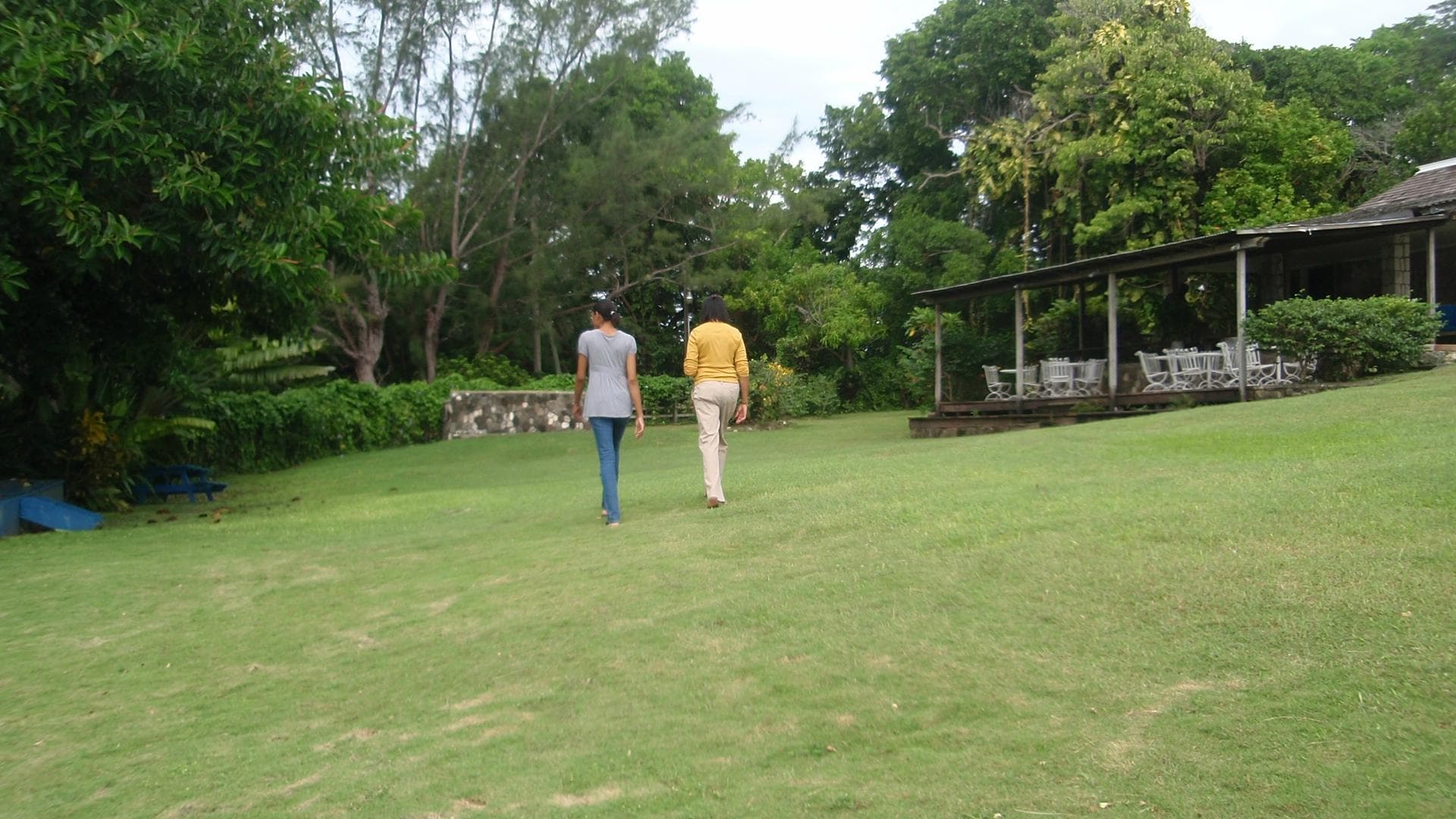 walking to Fort