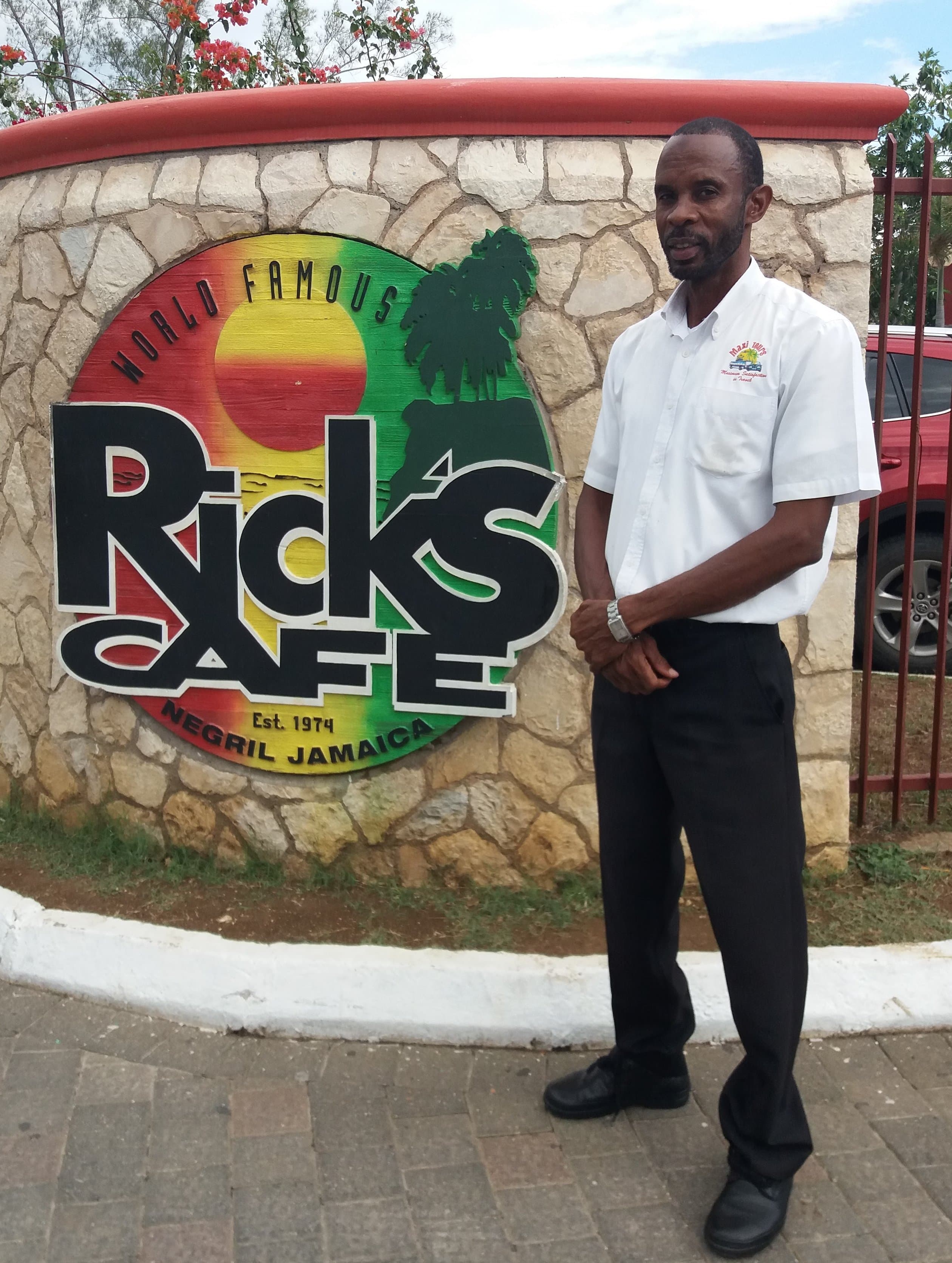 Come experience the Jamaican cliff divers at Ricks