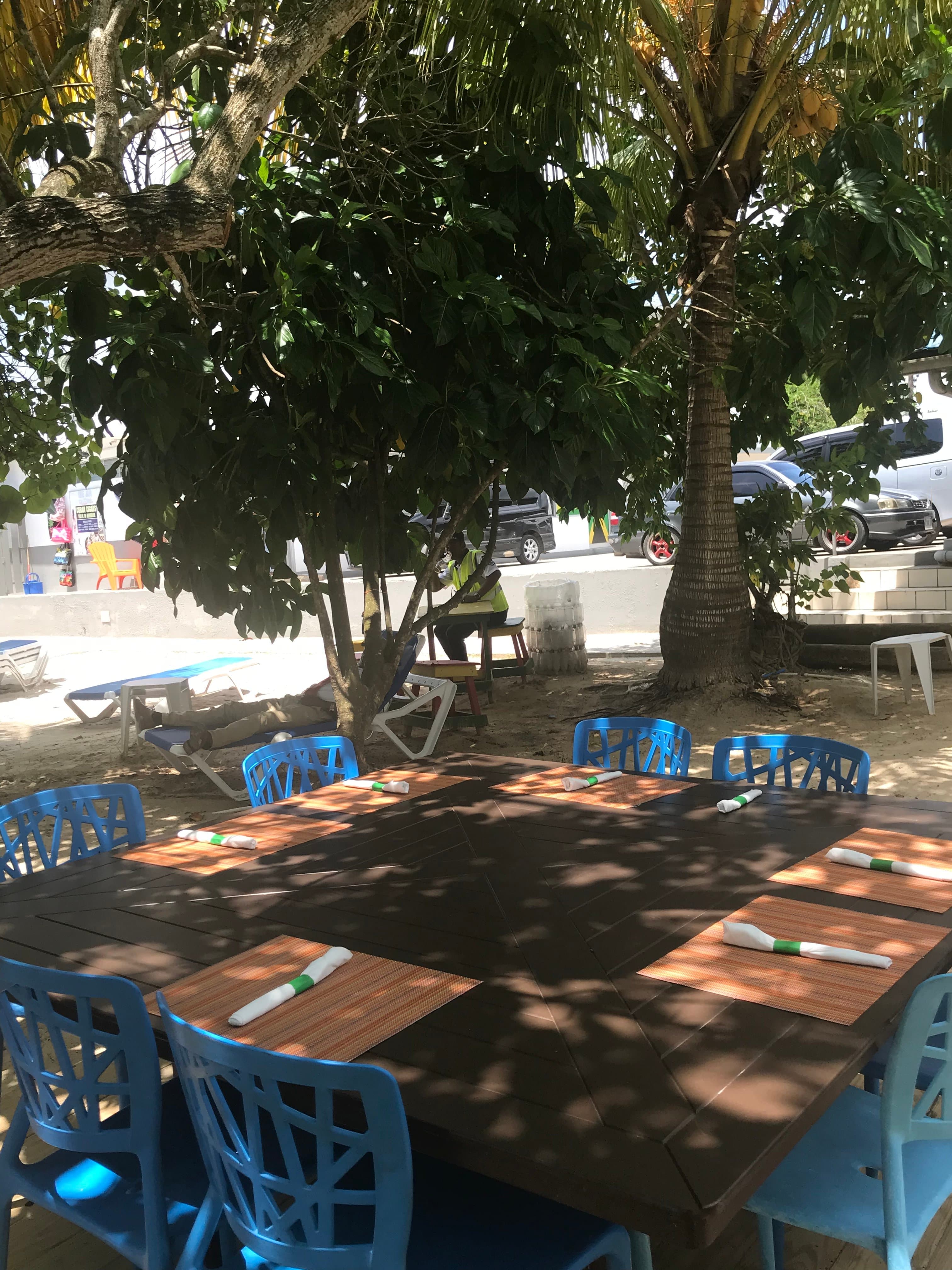 Have breakfast on the beach!