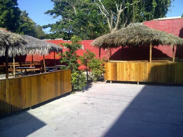 Peppers Sport Bar annd Grill2
