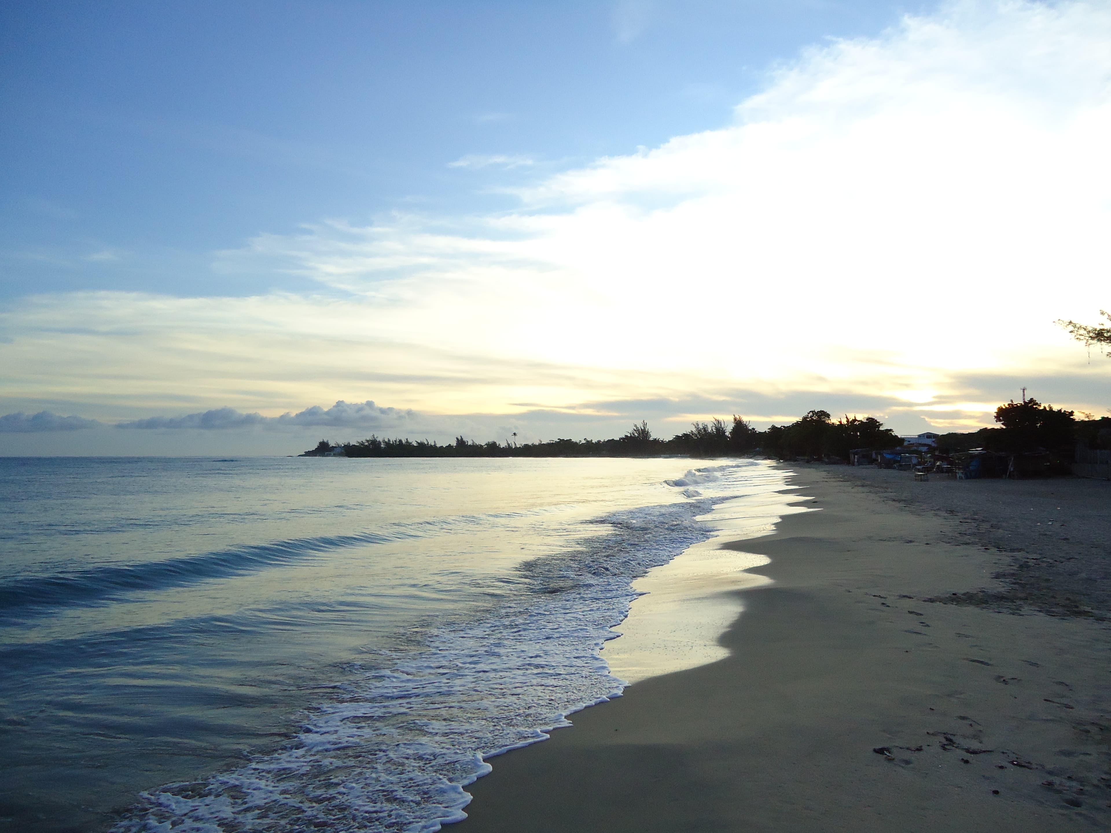 just a few steps from the backyard, the sea is calling
