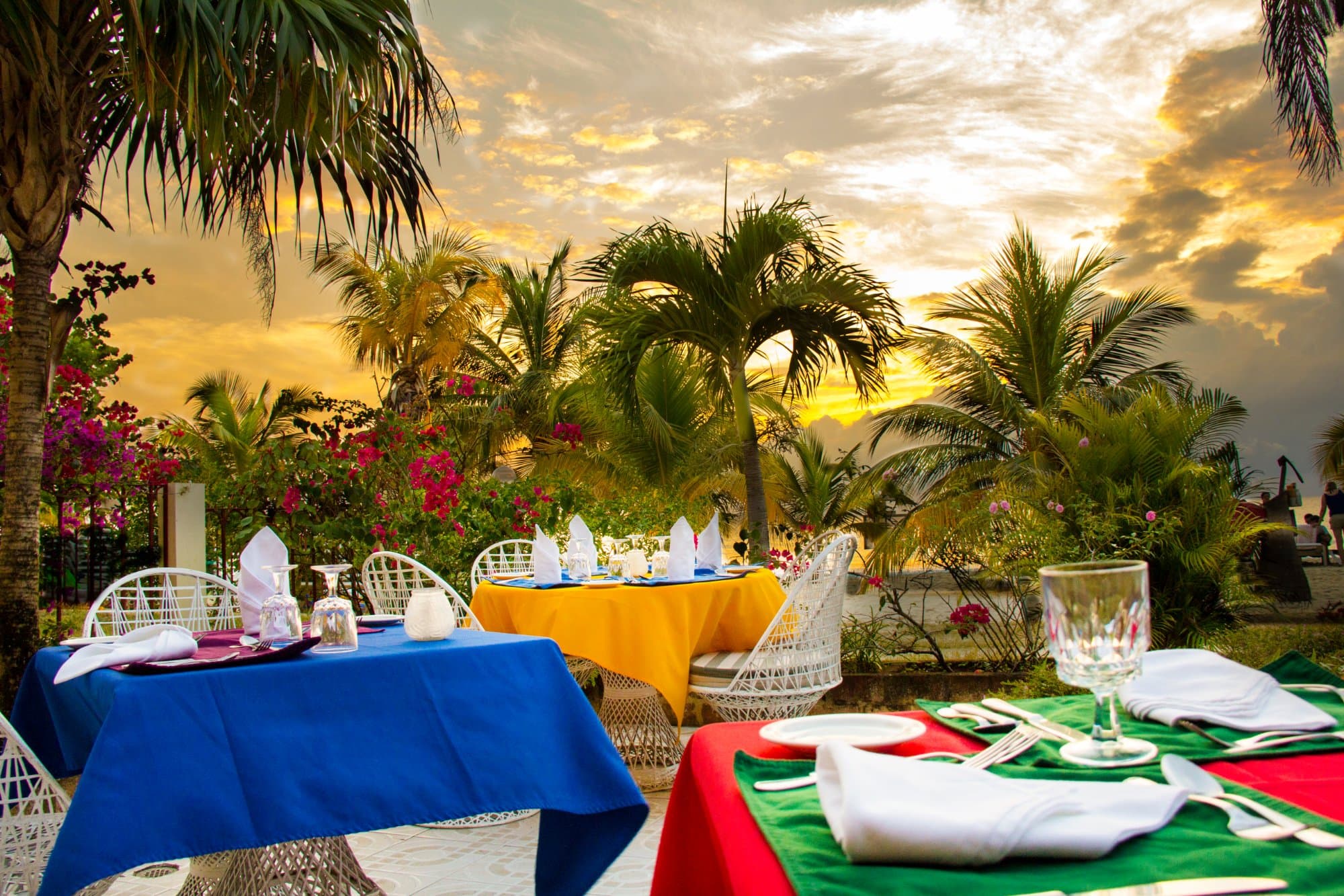 Dinner Settings at Le Vendome Restaurant located at Charela Inn in Negril