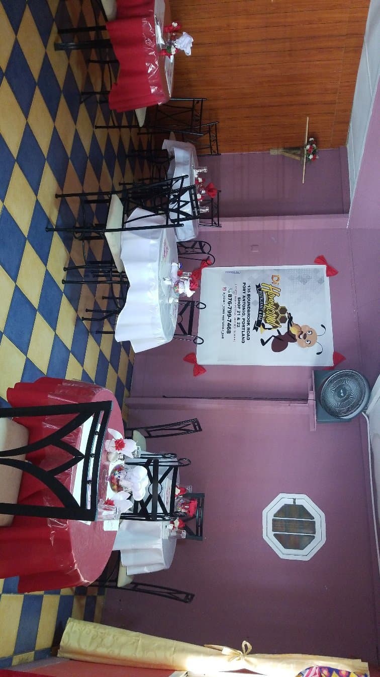 Honeycomb Restaurant and Bar