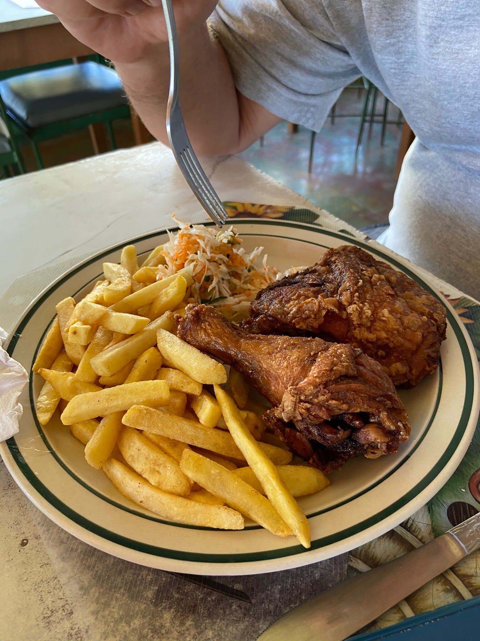 Stopped here for lunch yesterday! Amazing as usual! Great service and food! We had jerk and fried chicken. Very tasty!