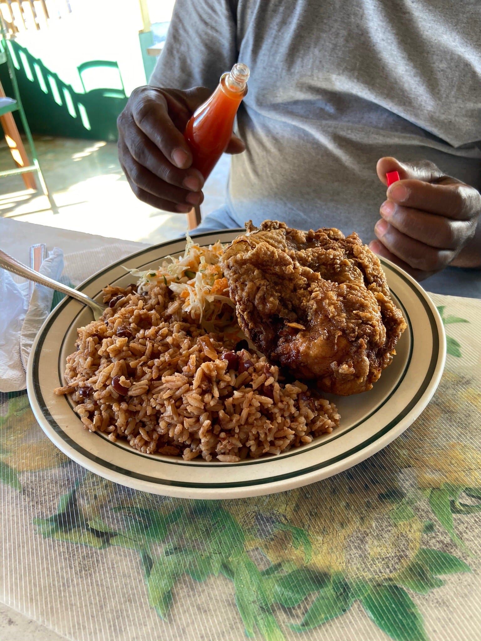Stopped here for lunch yesterday! Amazing as usual! Great service and food! We had jerk and fried chicken. Very tasty!