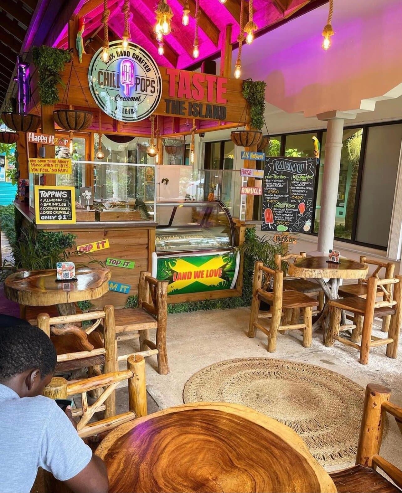 A unique collision between Jamaica and the modern world, ChillPops was created to bring you elevated versions of your favorite childhood treats in the most tropical atmospheric setting.