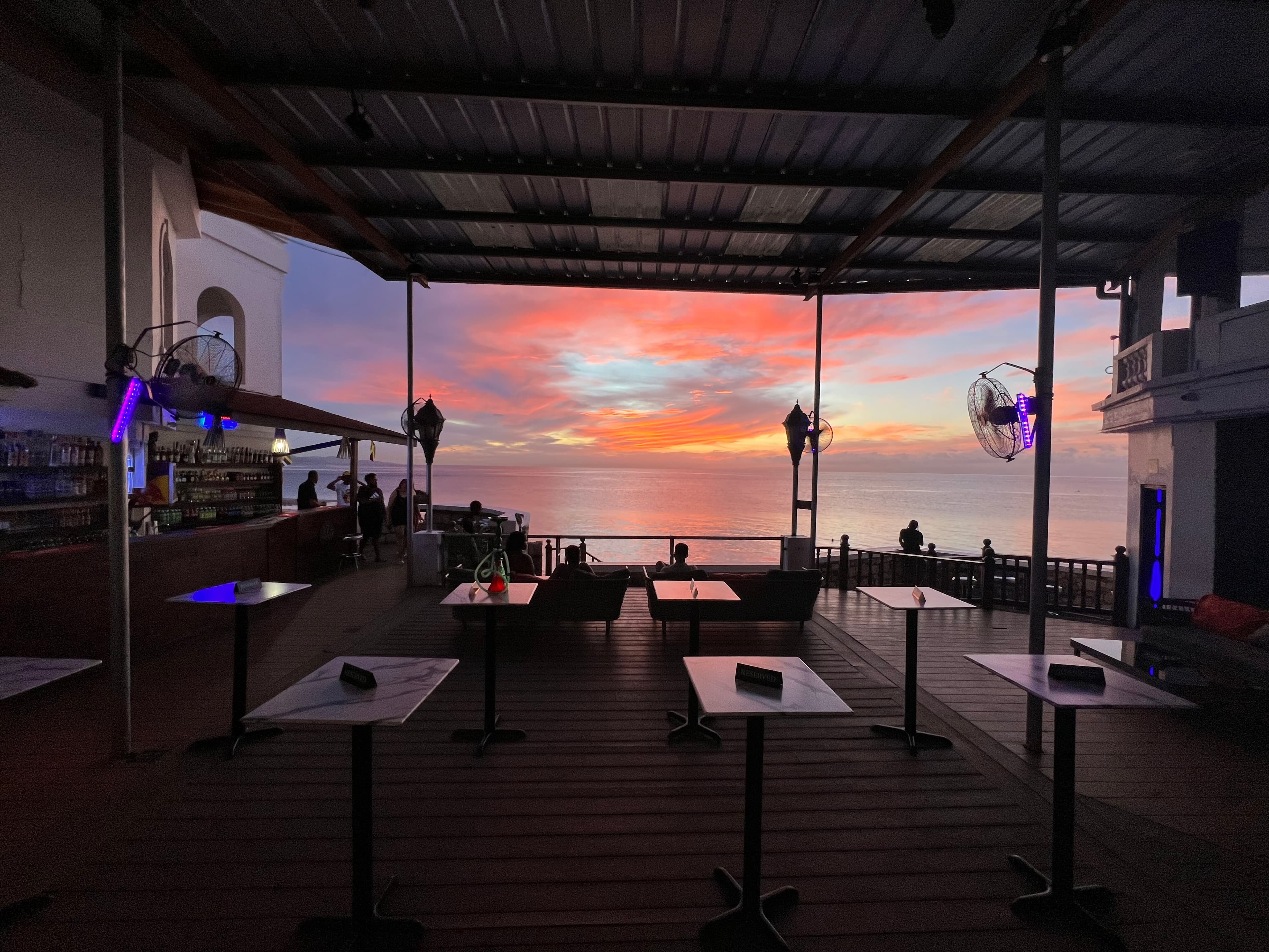Spectacular Sunset in Paradise. Lounge 2727
No filter. No effect. Picture Perfect
“Define Yourself”