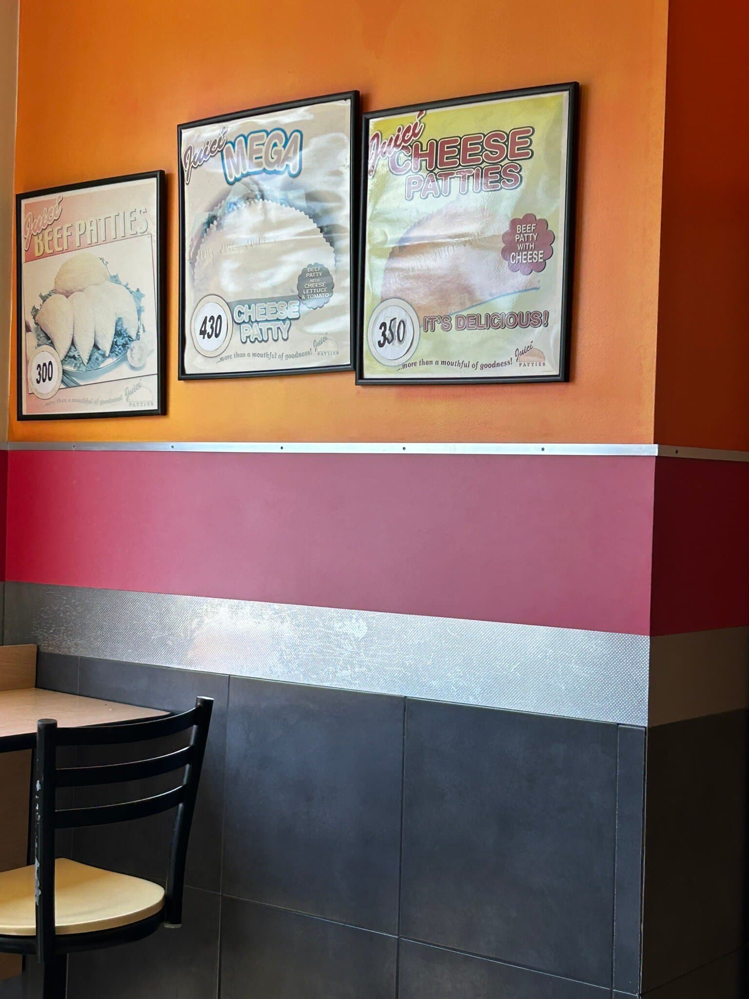 Head to the Juici patties shop. Oh my days delicious. I had cheesy beef patty sandwich in coco bread - absolutely filling and enjoyed a nap after. lol Highly recommended!!!!!!